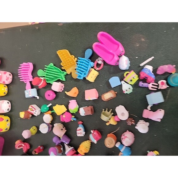HUGE Shopkins Lot Random Figures Basket Containers Mixed Seasons lot Dolls - Picture 7 of 16
